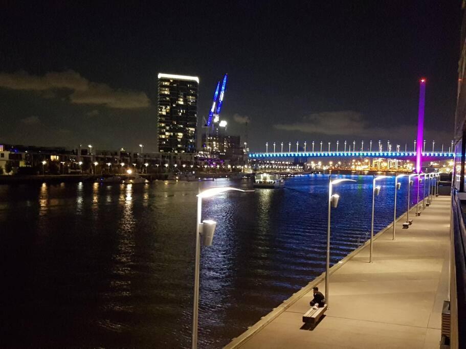 Melbourne Docklands Riverside Views Esterno foto